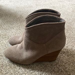 Aldo’s wedges